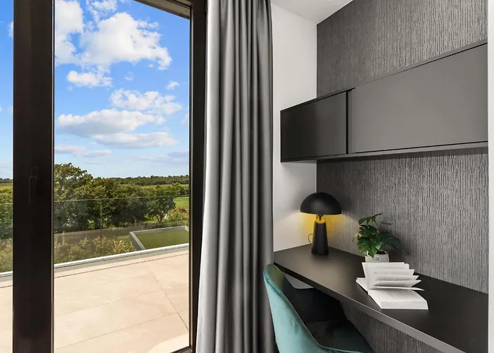 Lovely In With Sauna 포레치